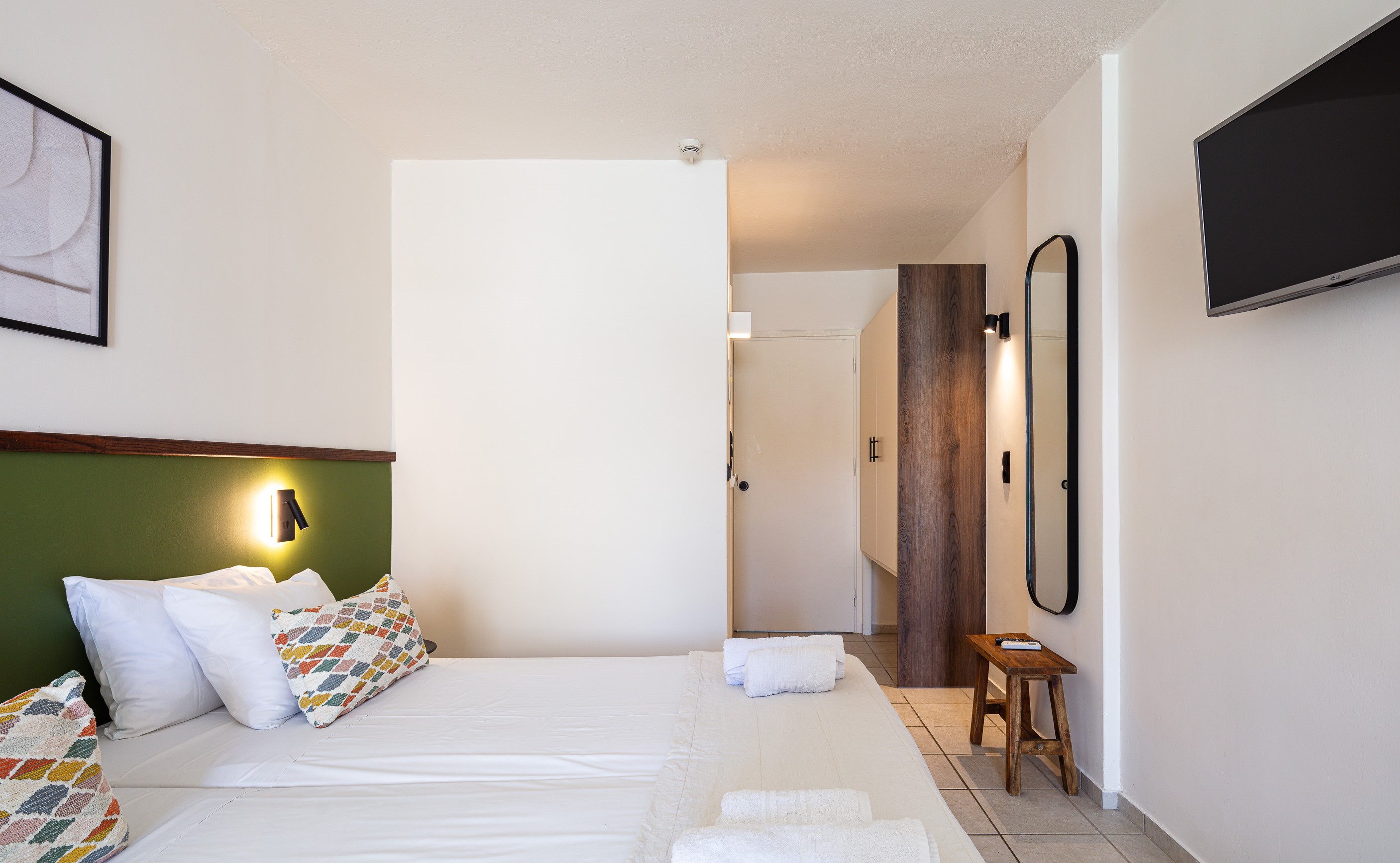 SUPERIOR STUDIOS WITH SIDE SEA VIEW