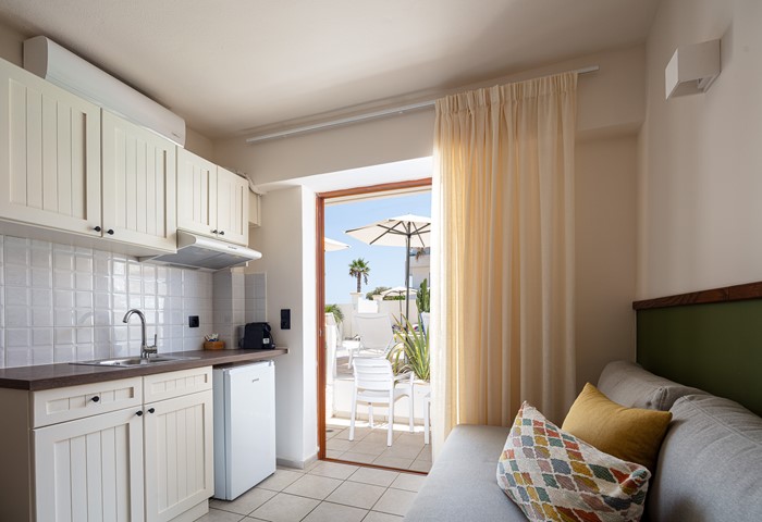 ELEGANT POOL VIEW STUDIOS